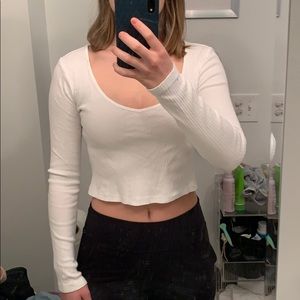 white long sleeve cropped t shirt